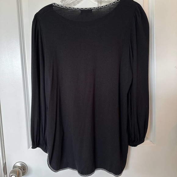 Max Studio Black Blouse with White Stitching- size XS - Picture 4 of 5